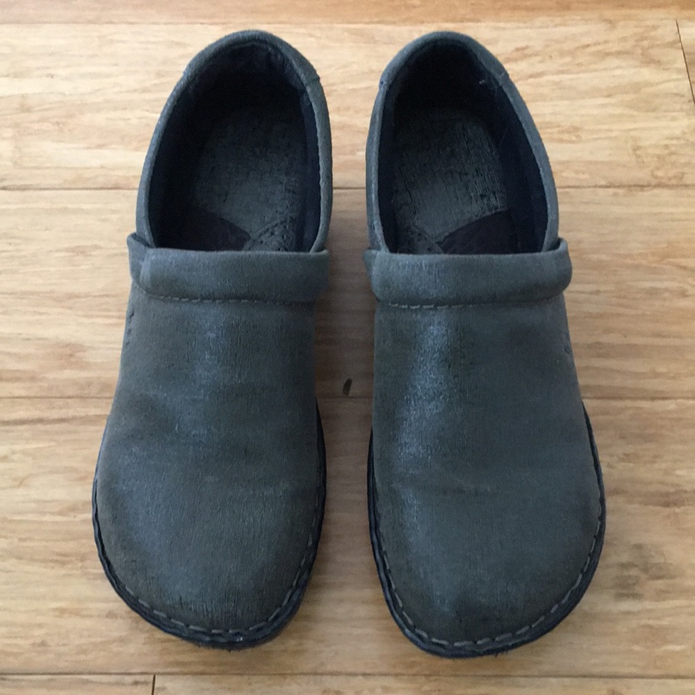 Like New! b.o.c. Clogs 8.5 Green